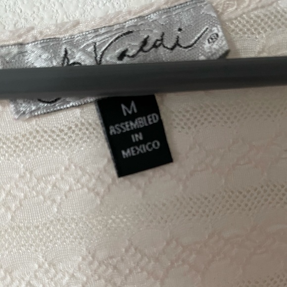 5 for $10 ✨Oversized top✨ - Picture 4 of 4